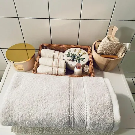 Tulipanos Lada Vendeghaz *