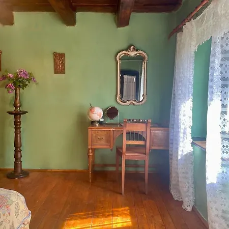 Tulipanos Lada Vendeghaz 펜션 Pula