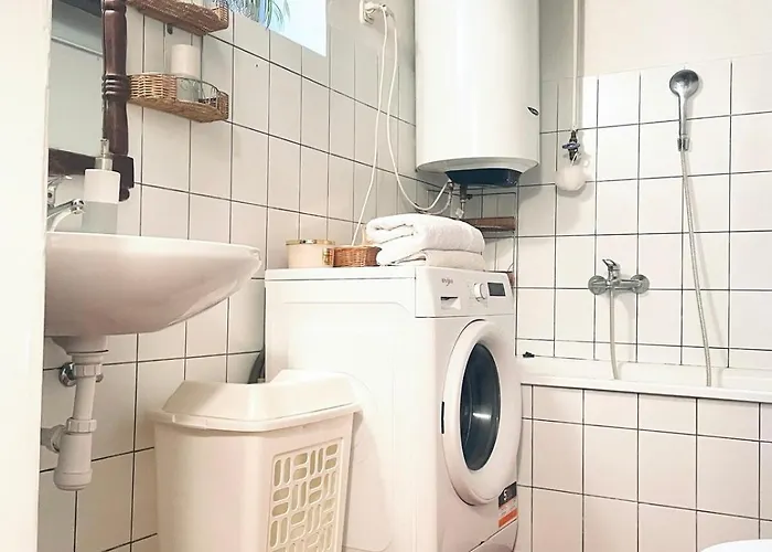 Tulipanos Lada Vendeghaz 펜션 *