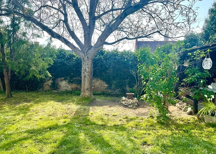 Tulipanos Lada Vendeghaz Dom wakacyjny *