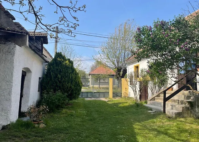 בית נופש Tulipanos Lada Vendeghaz Pula